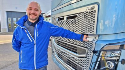 Joni Tukiainen aloitti Volvo kuorma-automyyjänä Volvo Truck Center Tampereella