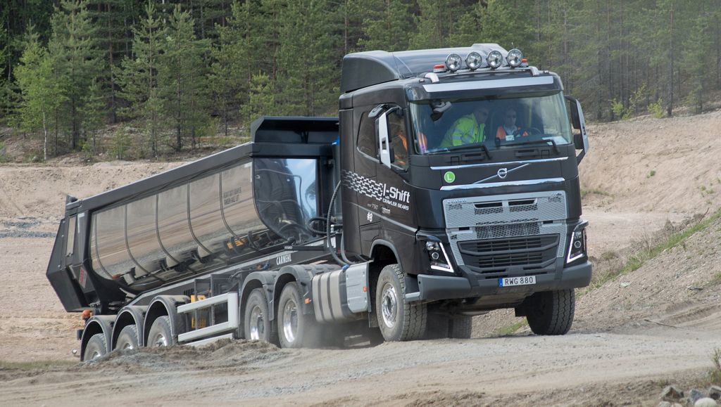 Volvo FH16 maansiirtoauto ryömintavaihteilla