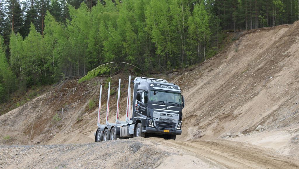 Volvo WoodPro puutavara-auto