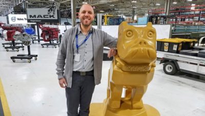 Guillaume Ribeiro, Mitarbeiter der Volvo Group, bewarb sich auf eine befristete Stelle in Hagerstown, USA