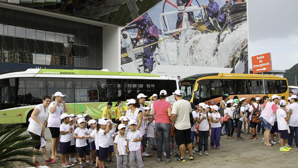 Híbridos da Volvo são Transporte para Volvo Ocean Race | Mobilidade Volvo