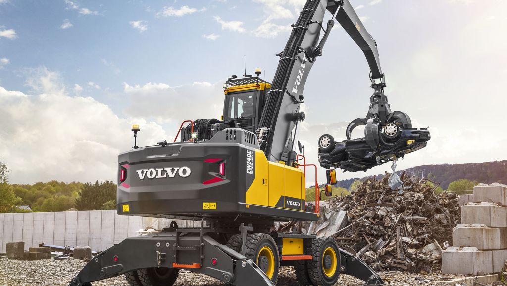 Volvo lança escavadeira EW240E MH no Brasil