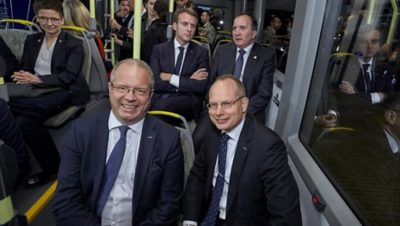 Passagers à bord de l'autobus électrique Volvo