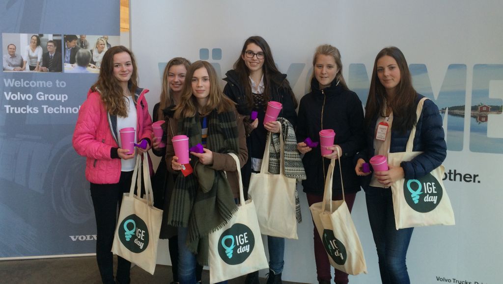 Volvo Group invited a group of young female students to give them insight into how engineers work in practice.