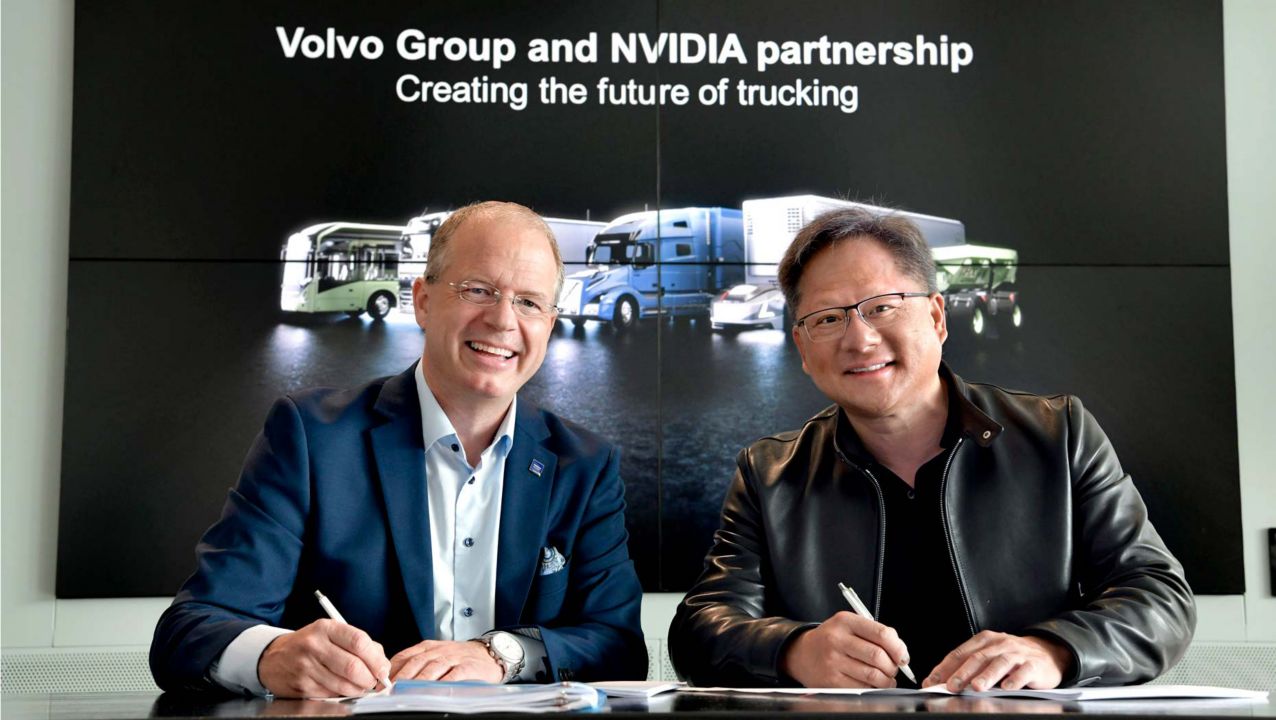 Martin Lundstedt, Volvo Group, und Jensen Huang, NVIDIA