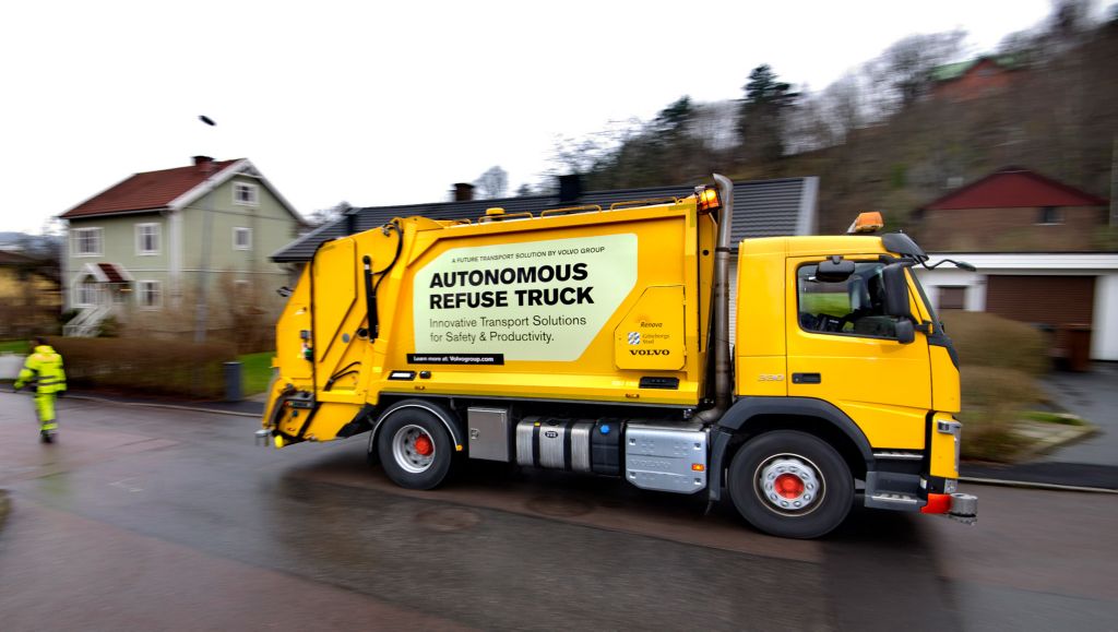 Le groupe Volvo teste la première benne à ordures autonome en milieu urbain