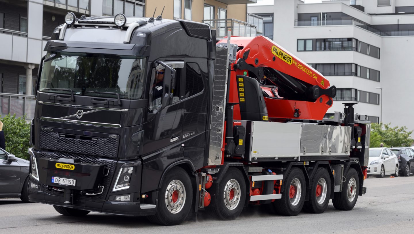 Volvo FH16 650 hk med påbygg fra Palfinger. 