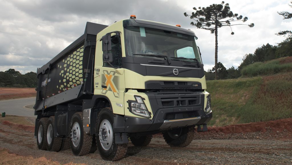 Novo Volvo FMX MAX tem mais capacidade de carga para mineração e construção