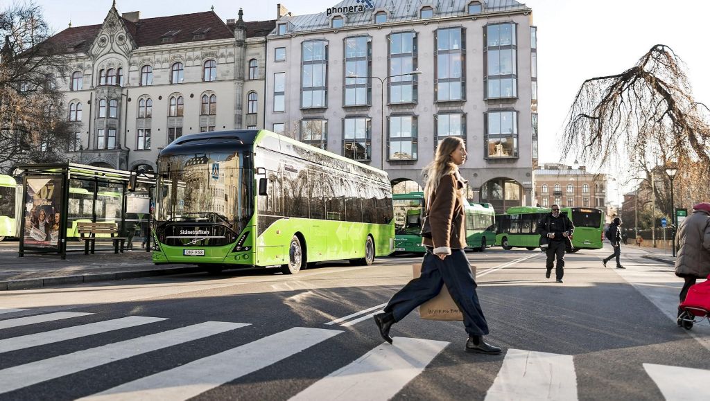 Ônibus Elétricos Volvo Começam a Rodar na Suécia | Mobilidade Volvo