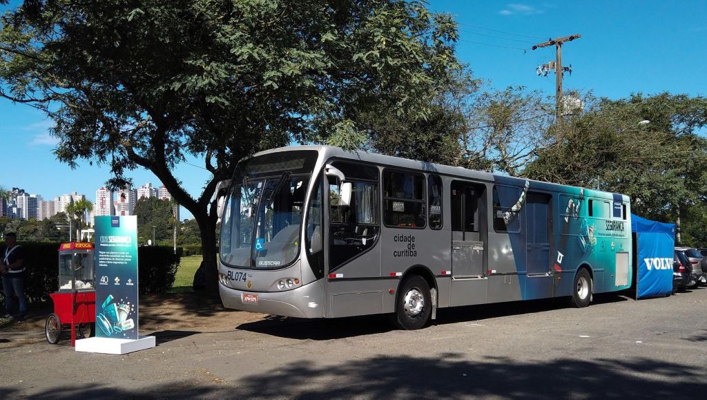 Ônibus Volvo Proporciona Entretenimento em Curitiba | Mobilidade Volvo