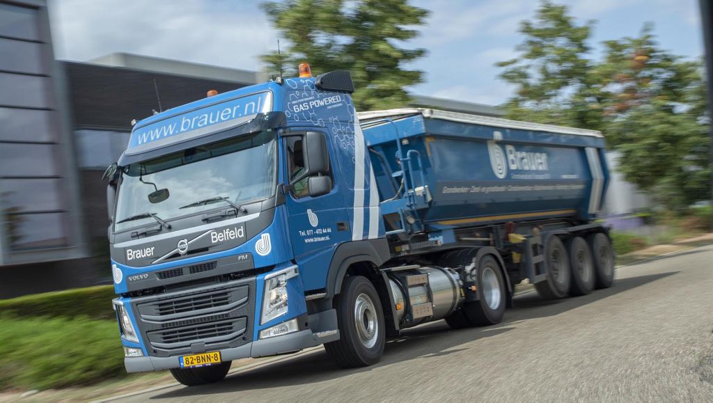 Drie Volvo FM LNG-trekkers voor Brauer Grondverzet en Transport