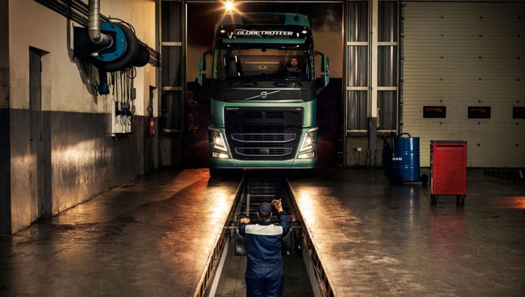 Volvo antaa kahden vuoden täystakuun asentamilleen varaosille