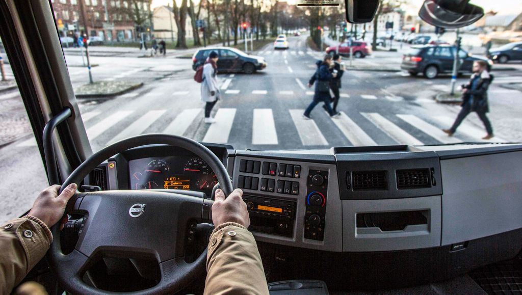 How to protect cyclists and pedestrians in city traffic