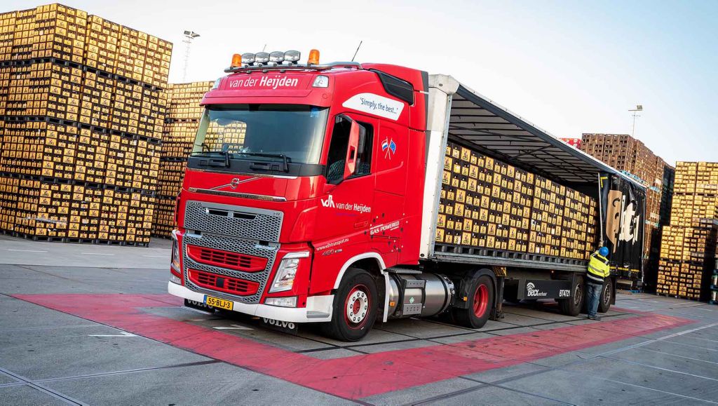 Twee Volvo LNG-trekkers voor Van der Heijden Transport & Logistiek