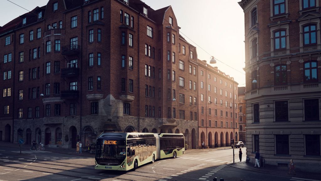Volvo Buses launches new electric articulated bus – world premiere at Busworld