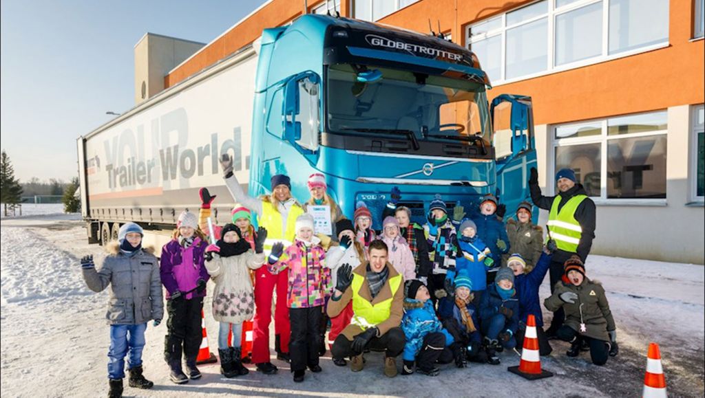 Volvo Estonia ja Neste Eesti kingivad Vabariigi sünnipäevaks tasuta liikluskoolituse lastele.