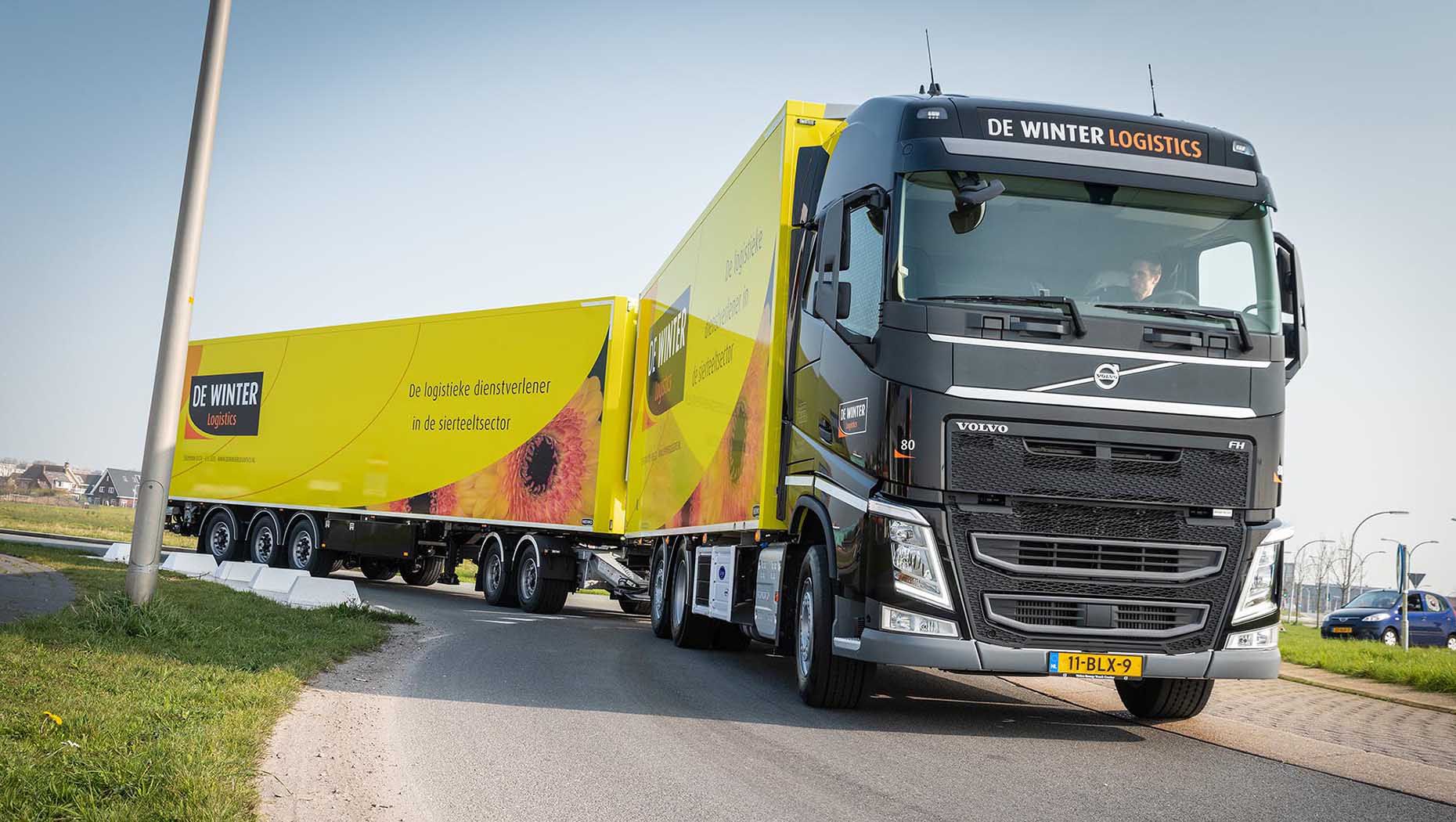 LZV’s (Lange Zware Vrachtvoertuigen) of eco-combi’s zijn truck- en trailercombinaties die de standaard EU-beperkingen van 18,75 meter/44 ton overschrijden.