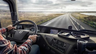 Als een chauffeur 80% van zijn tijd in de hoogste versnelling rijdt, zou hij daarvan theoretisch 70% op de cruise control moeten rijden. 