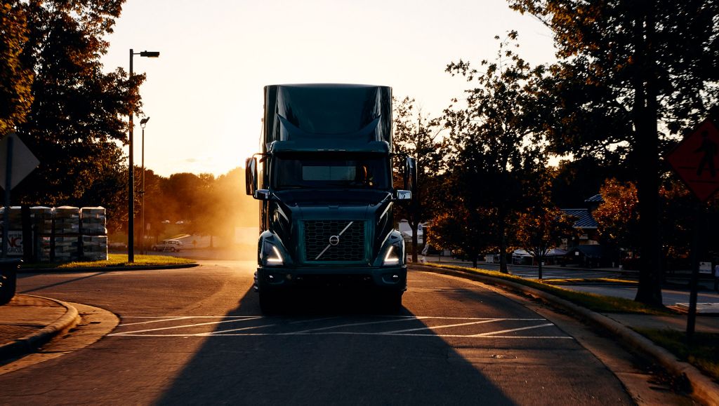 Volvo Trucks North America Announces Launch of VNR Electric Model in United States, Canada