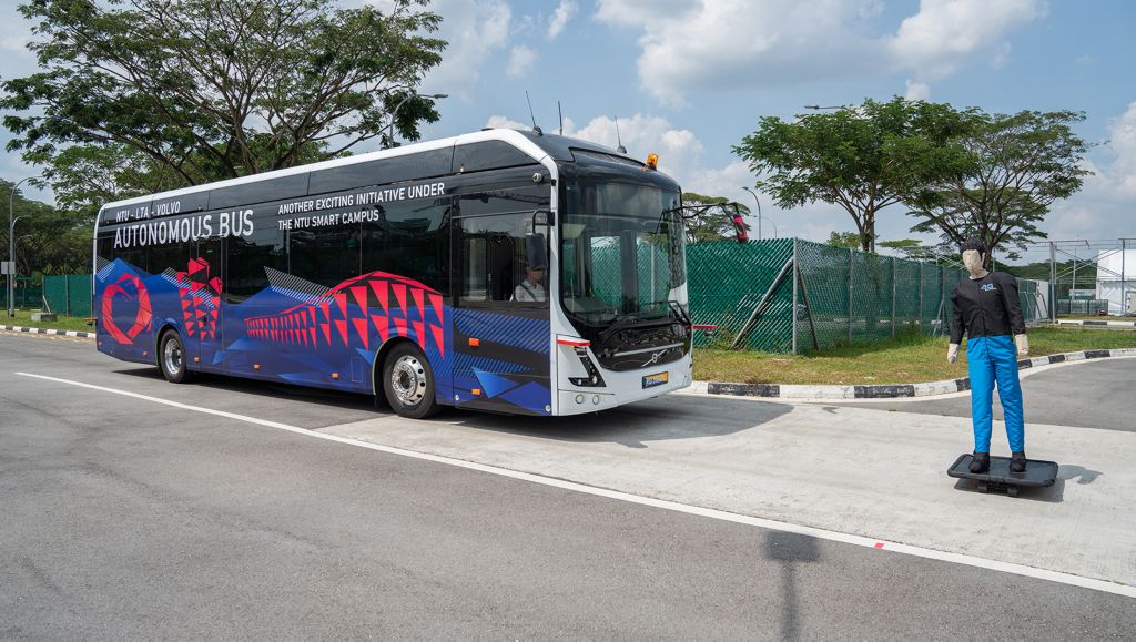 Volvo inicia pruebas con buses autónomos en Singapur
