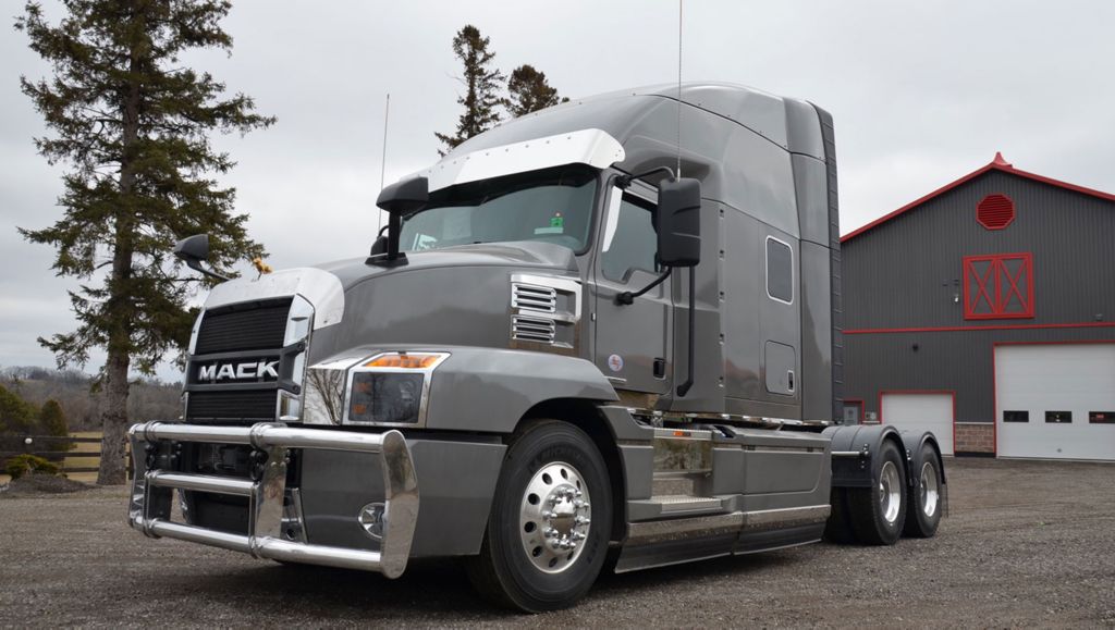 The Mack Anthem® Debuts in Canada at Truck World 2018