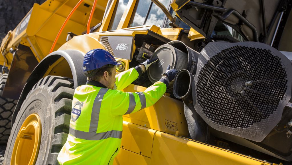 Volvo CE oferecerá no Brasil novo período de garantia de dois anos para peças de reposição.