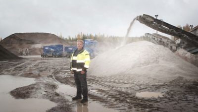 Petri Pärhä kiviasemalla