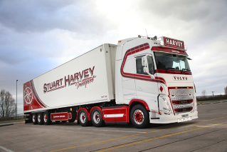 Volvo FH with I-Save - Stuart Harvey Transport