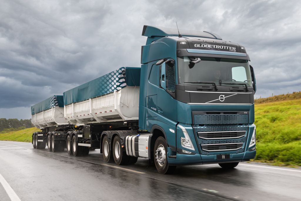 Rodojunior adquire 140 caminhões Volvo FH Euro 6