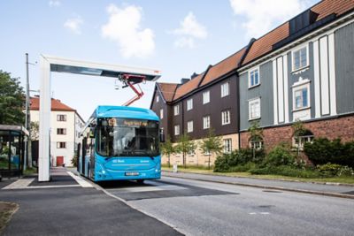 In autumn 2019, full-electric buses were introduced to route 60 in Gothenburg. A study conducted by the University of Gothenburg shows that the reduced noise levels led to better health for the residents.