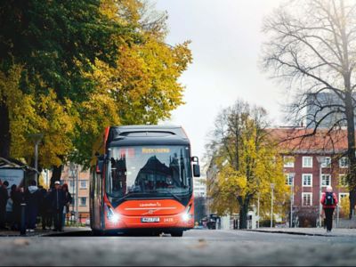 Volvos elektriska ledbussar i Jönköping har ett tillgängligt energilöfte baserat på en detaljerad analys av rutterna. 