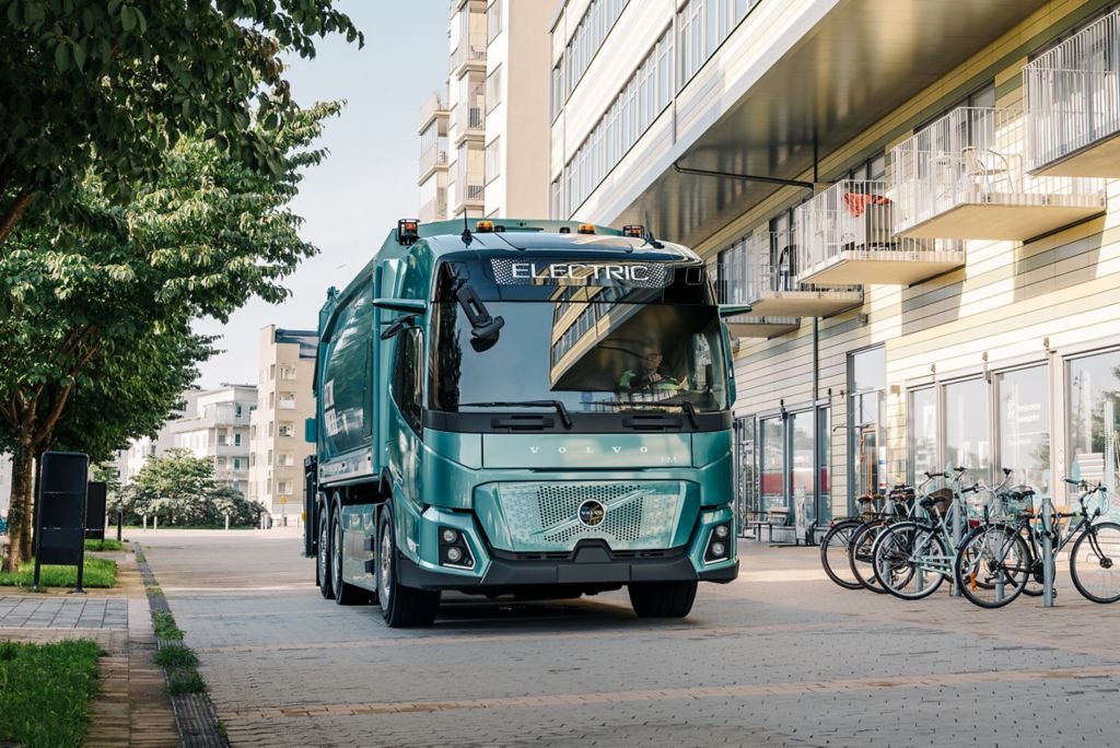 Volvo introduces its first ever electric-only truck  – optimised for cleaner and safer city transport