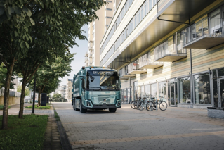 Volvo FM Low Entry driving