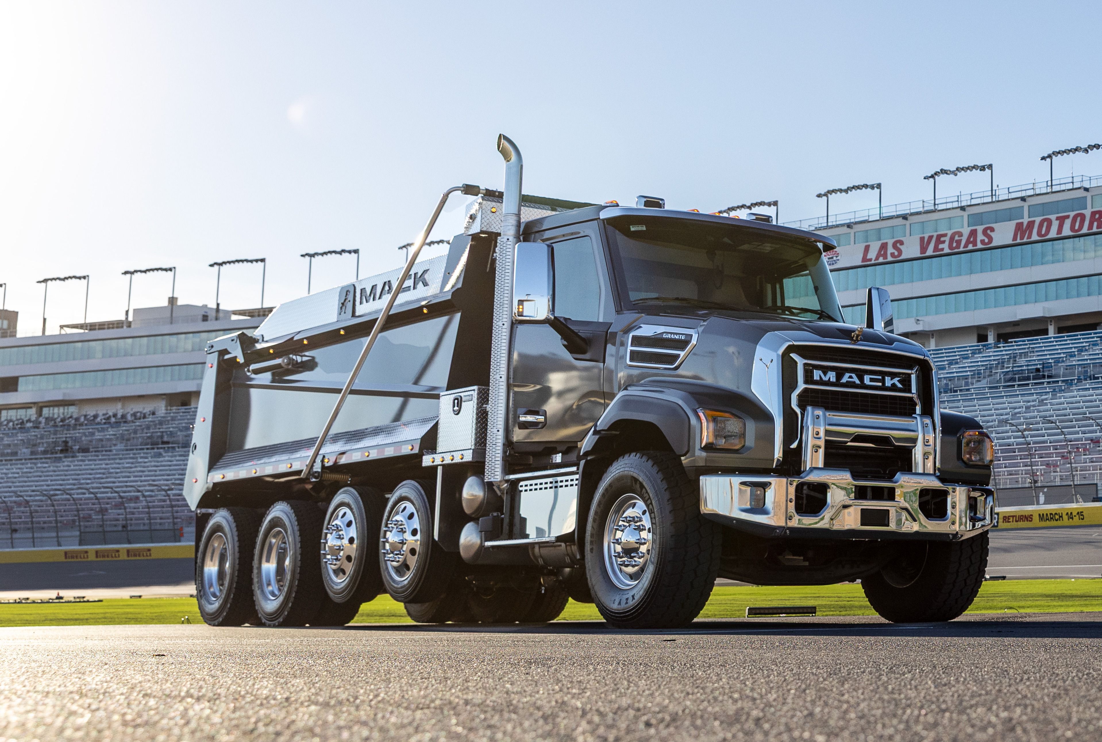 Mack Features Fuel-Efficient Diesel and Battery-Electric Vehicles