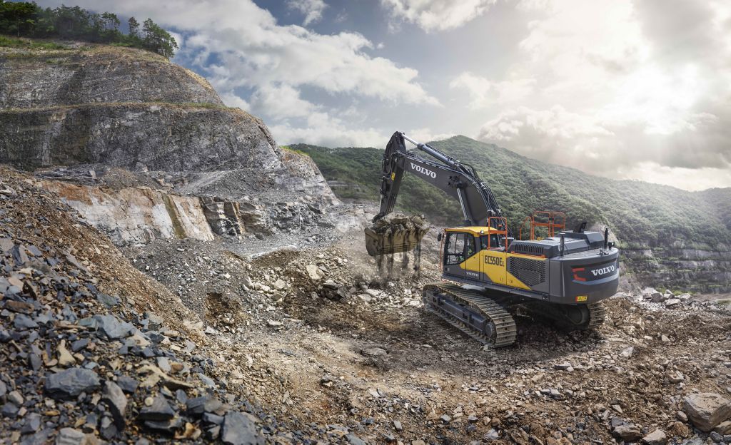 Volvo Construction Equipment Introduces Two New Excavators in 50-Ton Size  Class