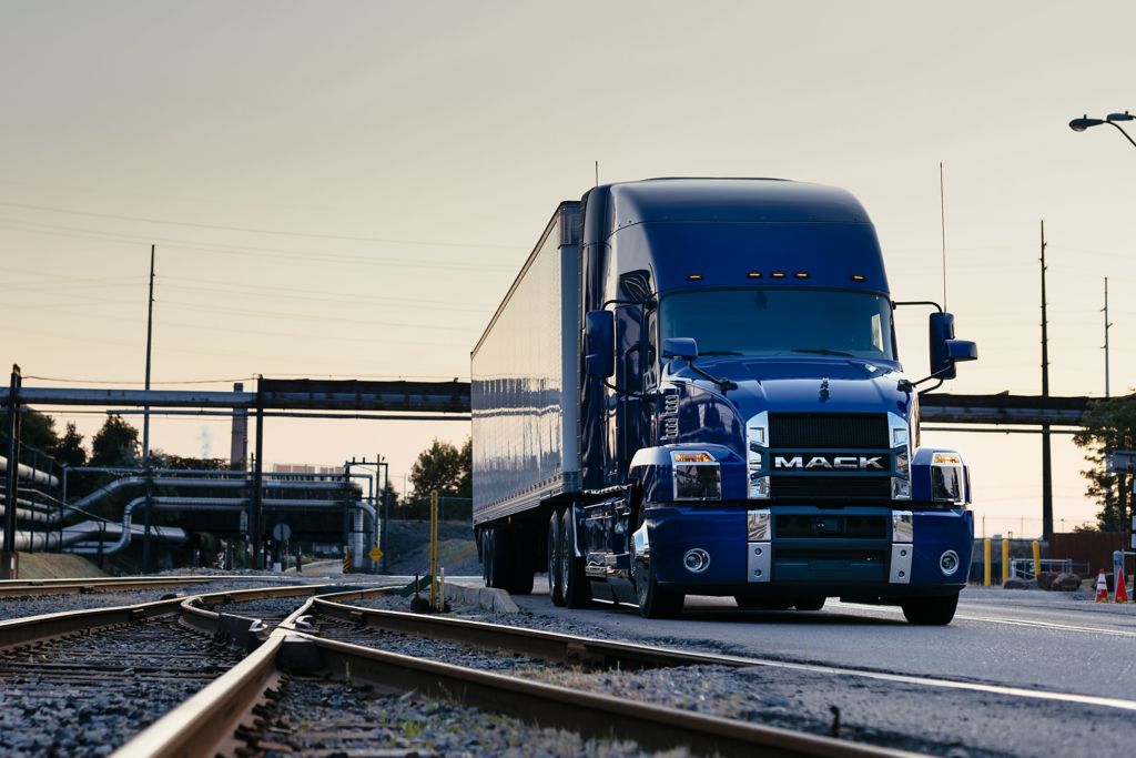 Mack Trucks Highlights Mack Anthem® Model Spec'd for Maximum Fuel  Efficiency at ATA MC&E 2021