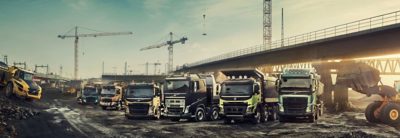 Lastbilar uppställda på rad | Volvo Group