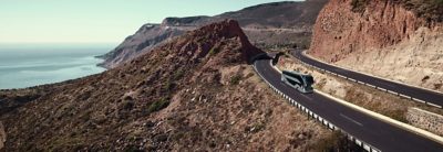 Conducción de Volvo 9800 Double Decker en camino de montaña en México