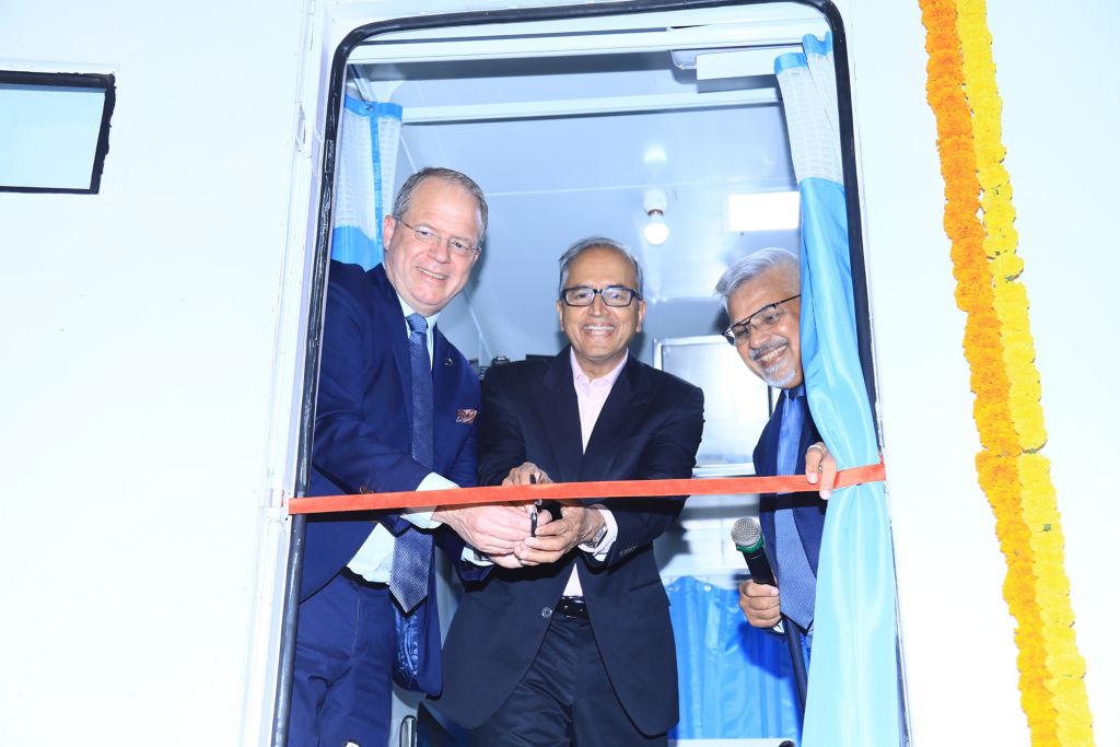 ‘Wellness on Wheels’ was inaugurated jointly by Mr Martin Lundstedt, President & CEO, Volvo AB along with Dr Devi Shetty, Chairman Narayana Health in presence of Mr Kamal Bali, President and MD, Volvo Group India along with Team of doctors from Narayana Health and Volvo Group Officials on 26th April in Bengaluru.