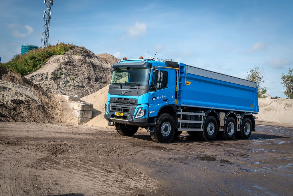 Otte Lisse neemt nieuwe Volvo FMX 8x8 in gebruik