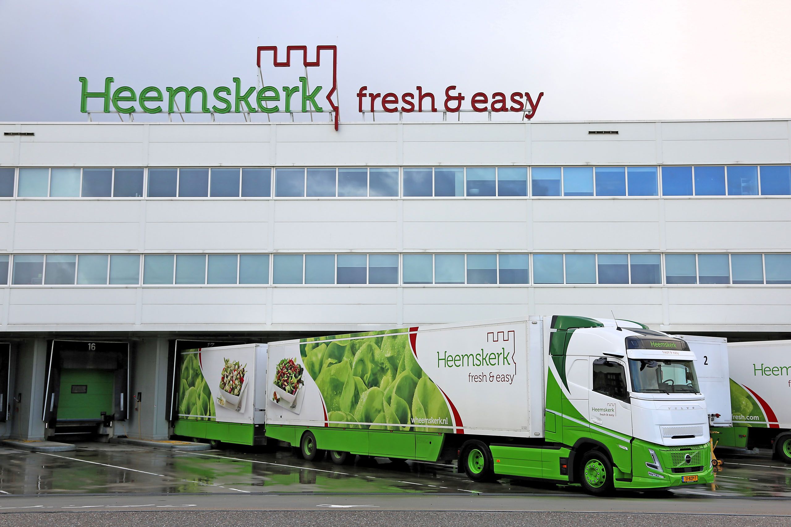 Nieuwe Volvo FH Aero-trekkers markeren nieuw tijdperk voor Heemskerk fresh & easy