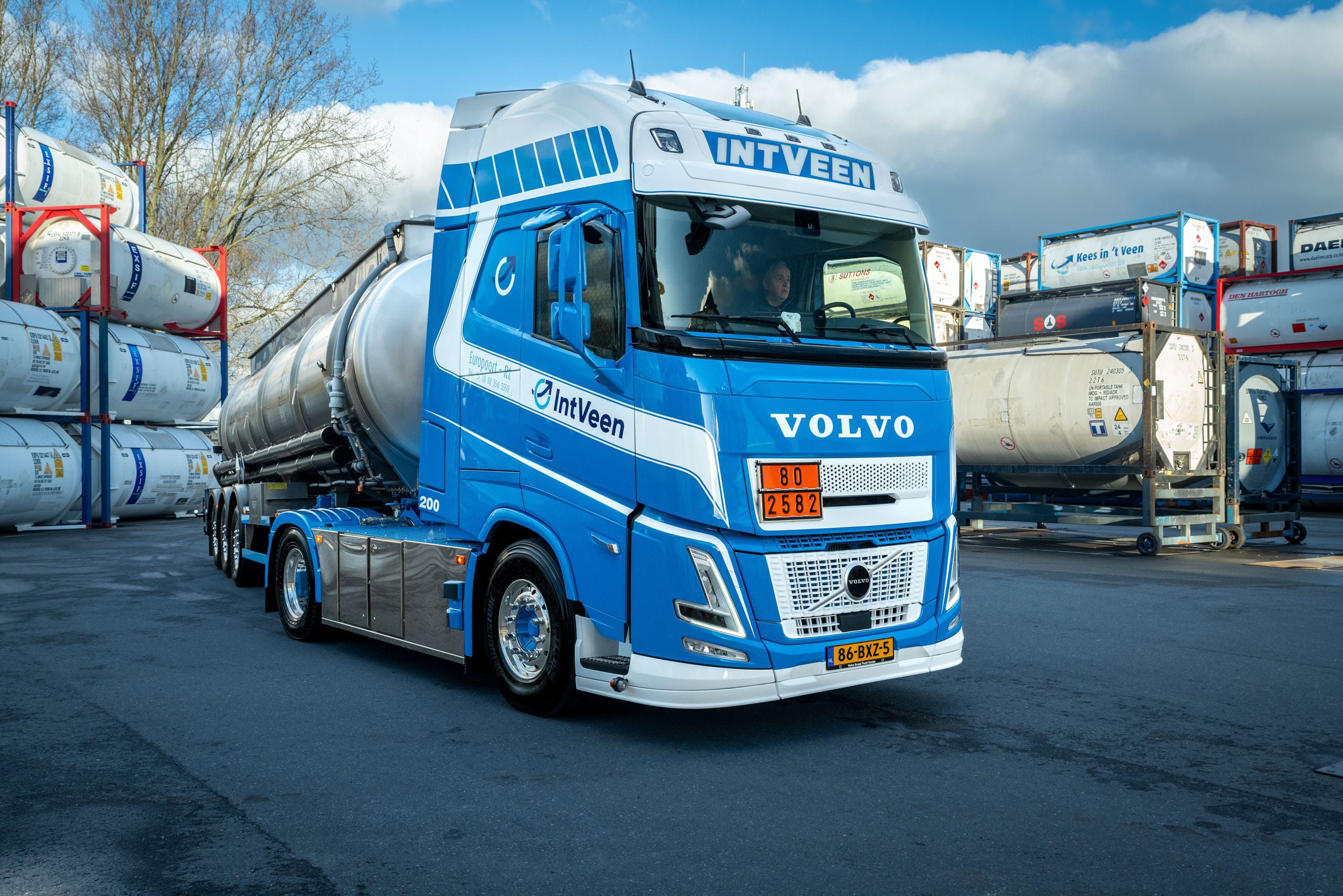 200ste truck voor IntVeen Tanktransporten is een Volvo FH Aero
