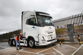 Volvo FH Aero Electric - Shoreham Port