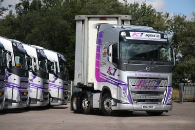 K1 Logistics has taken delivery of its first-ever Volvo trucks, welcoming six new FH 460 with I-Save Globetrotter 6x2 tractor units into its fleet.