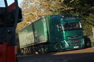Volvo FH - T. W. Plummer