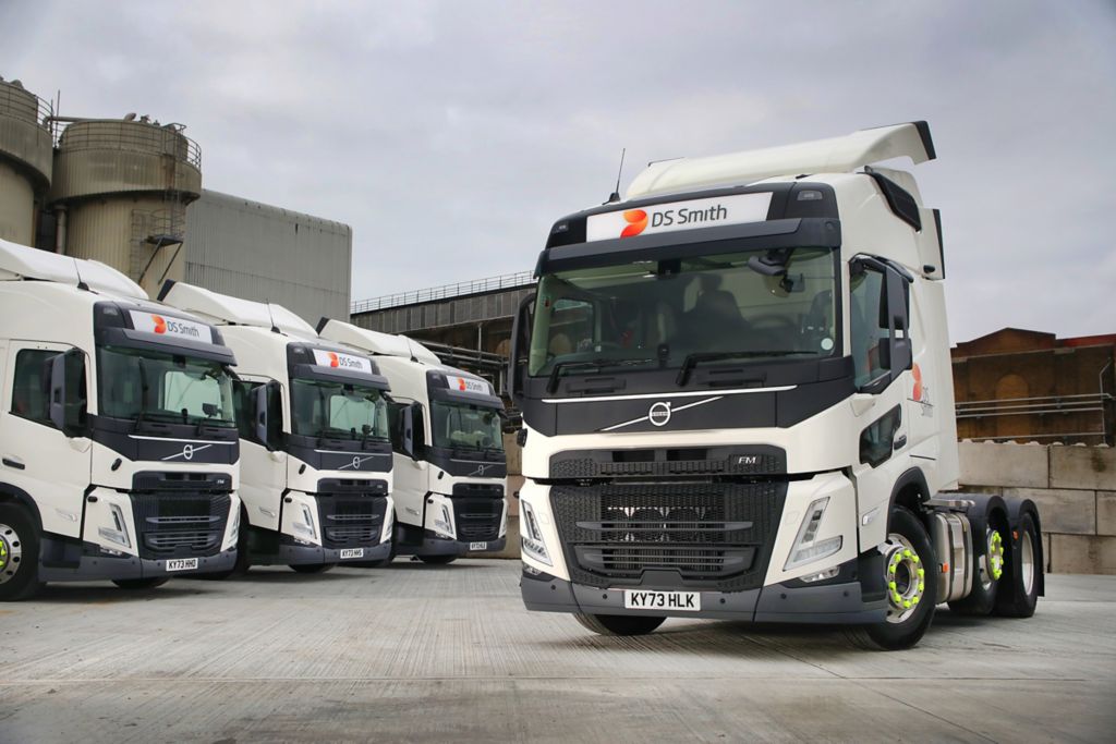 Volvo Trucks wraps up big order with paper specialist DS Smith