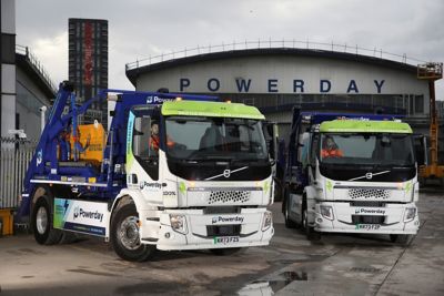 Powerday has taken delivery of a pair of new Volvo FE Electric skiploaders.