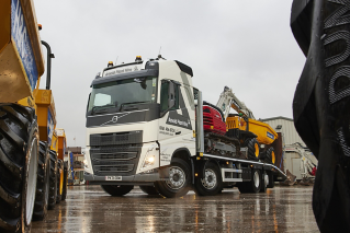 Volvo FH - Arnold Plant Hire
