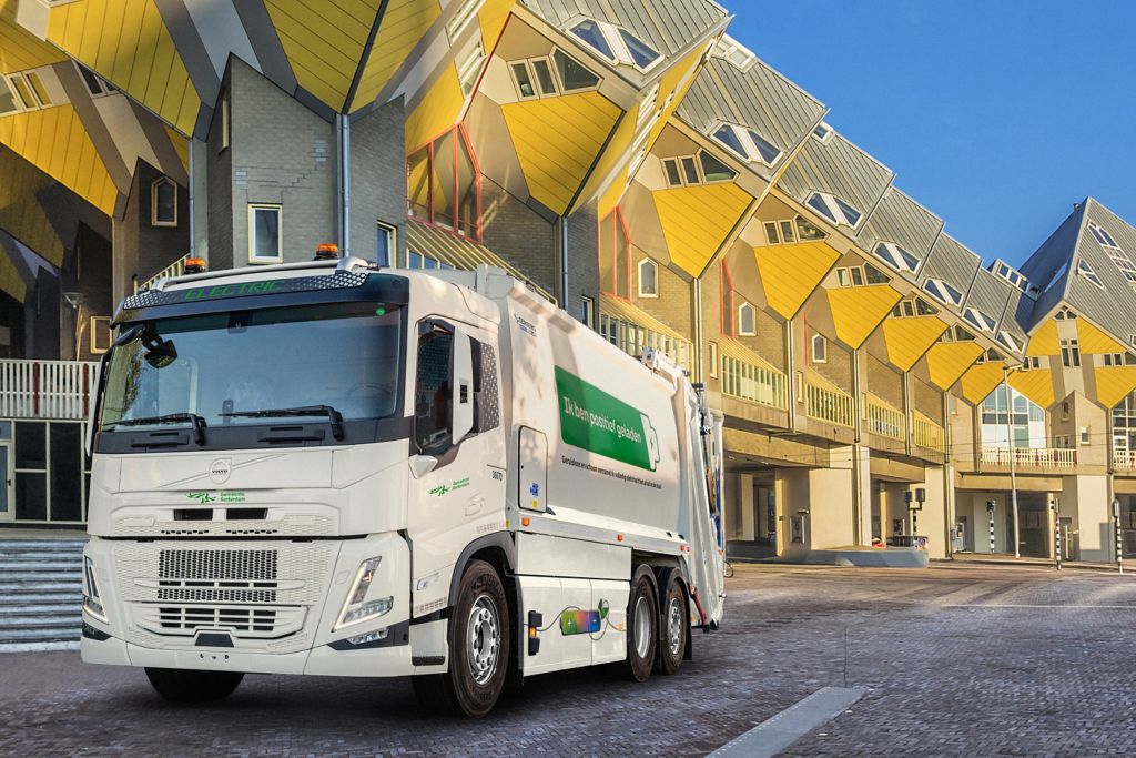 Gemeente Rotterdam heeft de eerste 32 elektrische Volv0 FM Electric-vuilniswagens besteld als onderdeel van een grote order