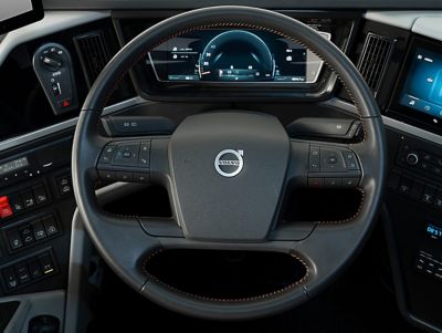 A fully digitalised instrument cluster forms part of the driver’s workspace on the global coach platform.  